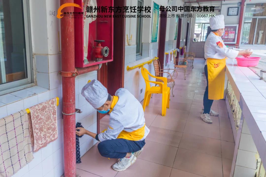 九九重阳节，浓浓敬老情 | 赣州新东方烹饪学校师生走进敬老院献爱心