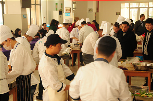 河海大学“食堂大锅菜烹饪技能比赛”拉开帷幕