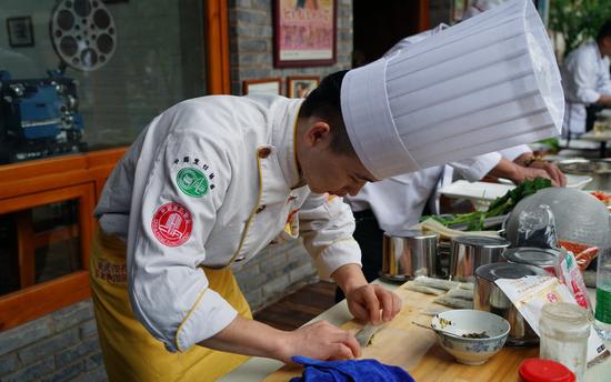 云南省大理举办“核桃美食大赛”