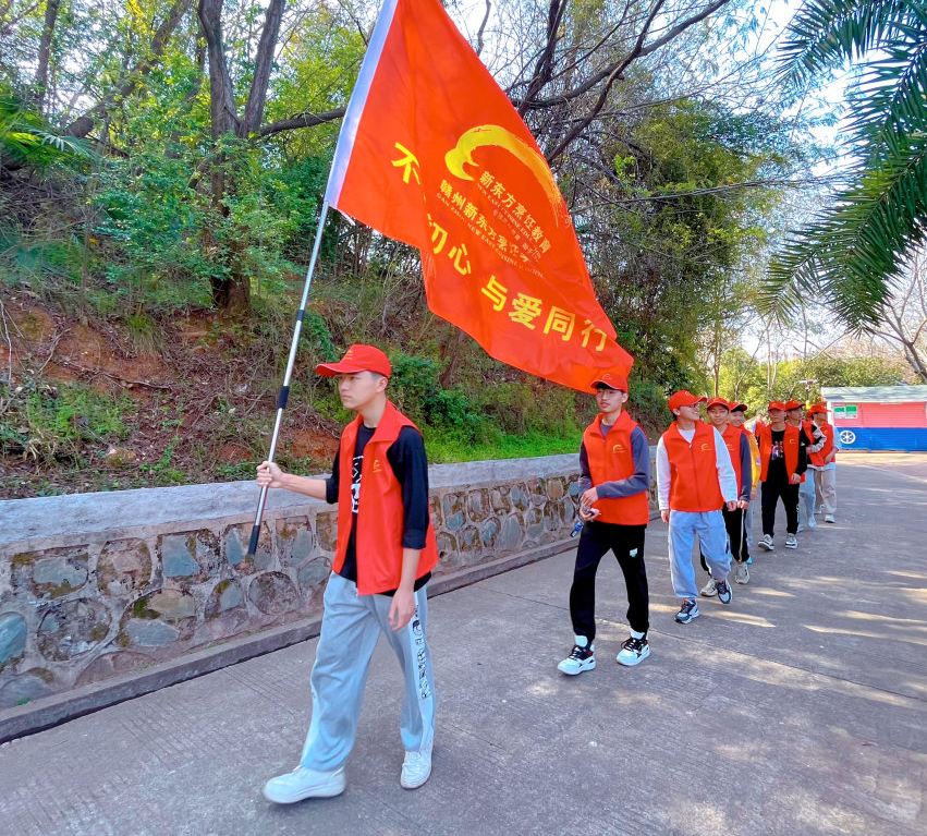 学习雷锋好榜样|赣州新东方学子争做时代好少年！