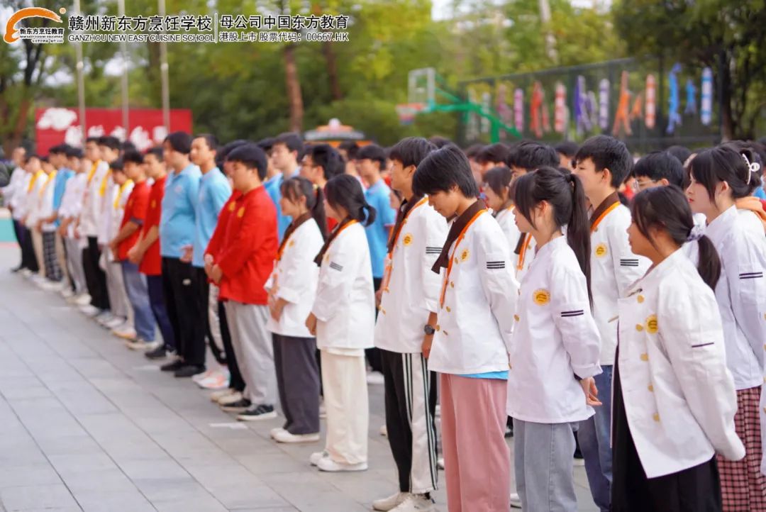 赣州新东方趣味运动会——拔河赛项，看看谁是赛场上的MVP！