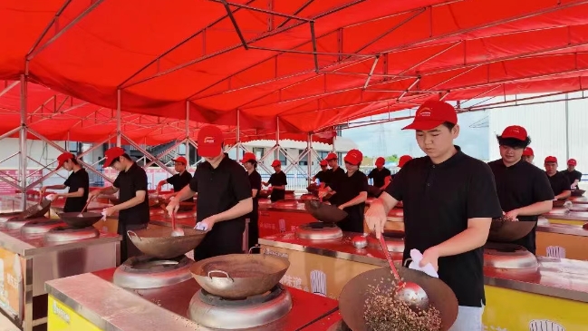 家校同心鉴成长，赴一场技能之约｜赣州新东方厨王全科2502班家长鉴证会温情落幕